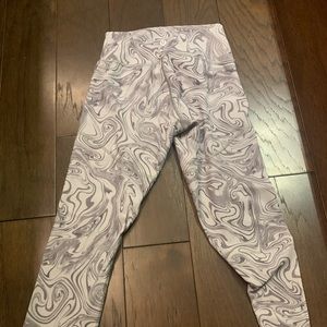 Lululemon women’s yoga pants size small